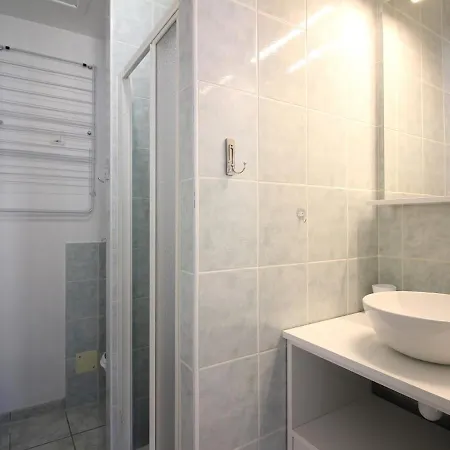 T3 Lumineux Avec Wifi A 300m Des Thermes De Mont-dore, Classe 2 Etoiles, Equipe Pour 5 Personnes - Fr-1-608-255 Le Mont-Dore